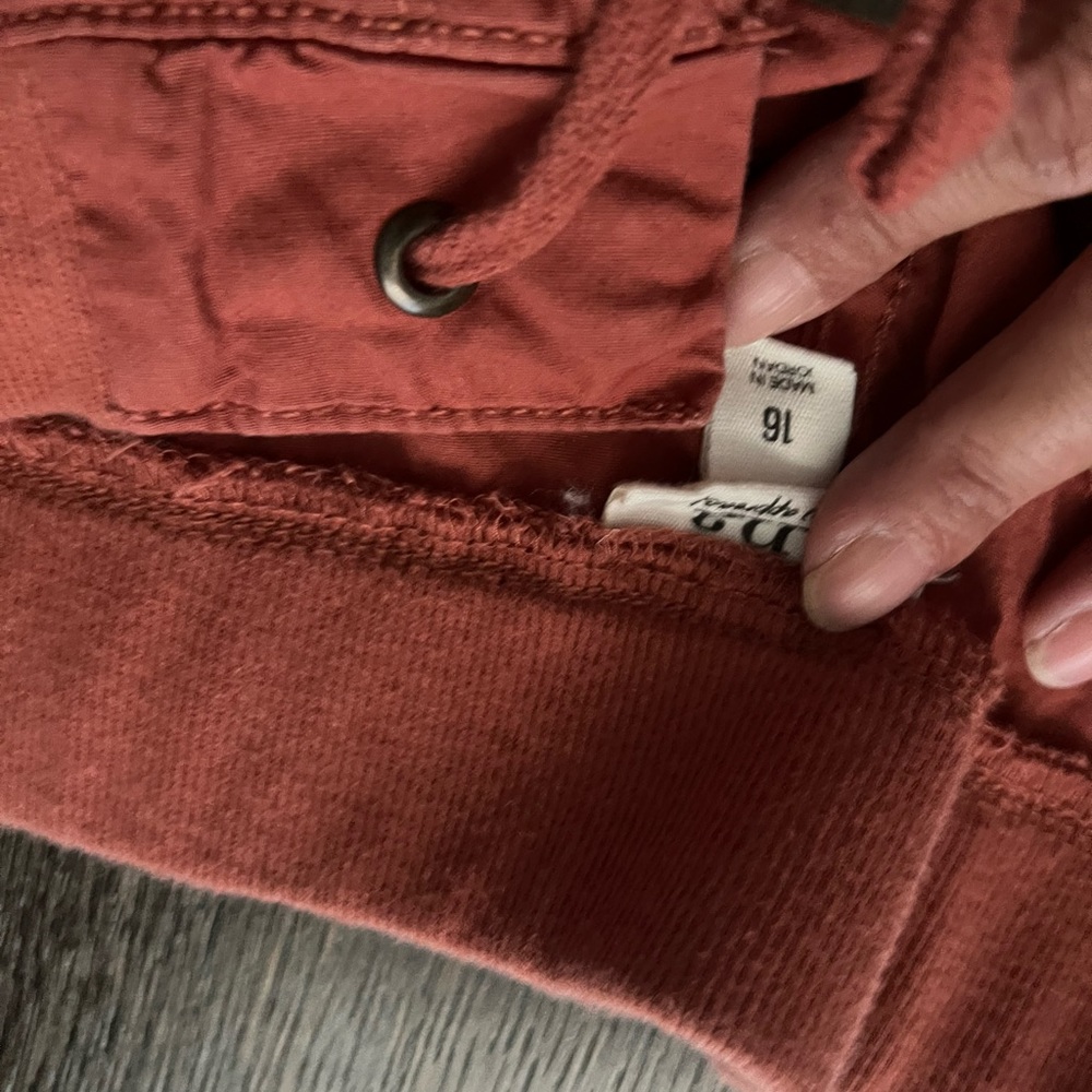 Shorts - Picture 3 of 3